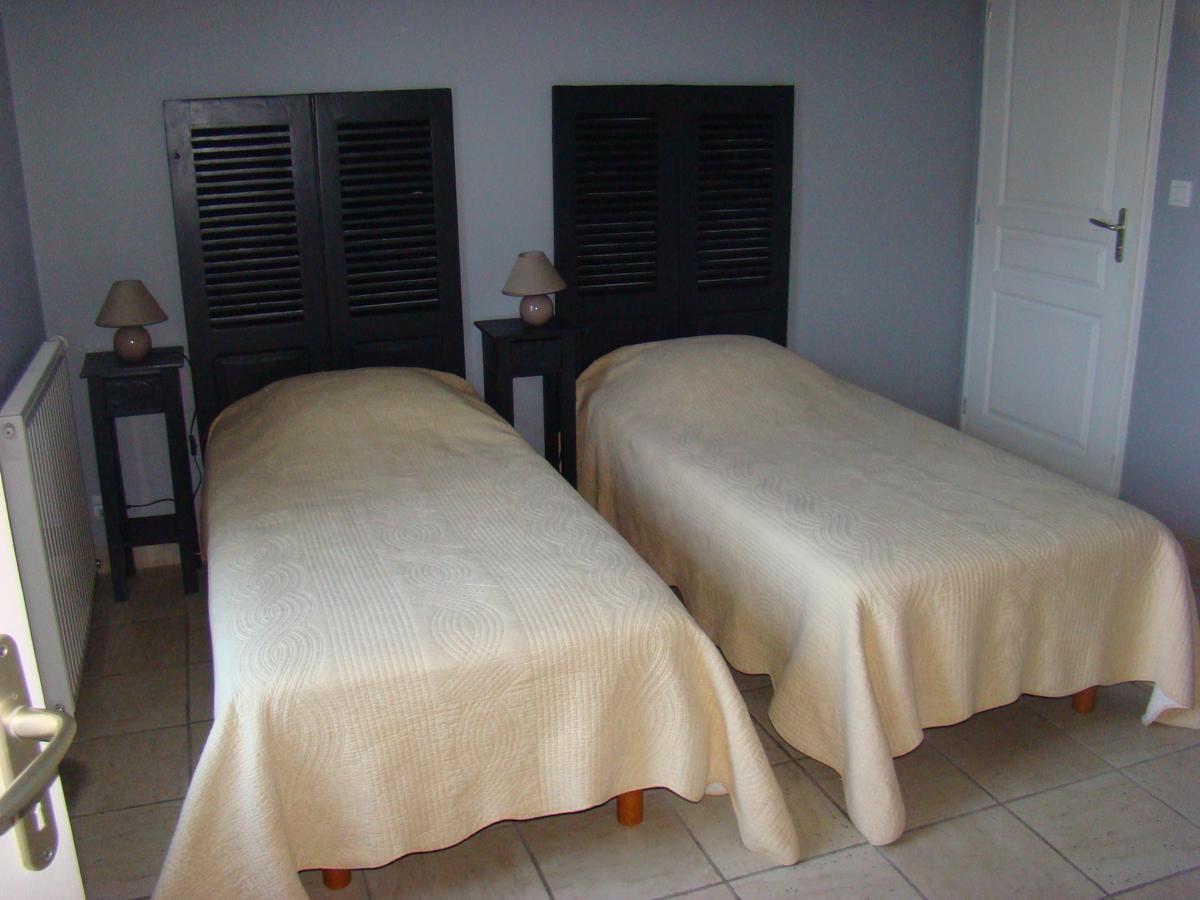 Chambres D'Hotes Les Laitieres Beaurepaire  Exterior photo
